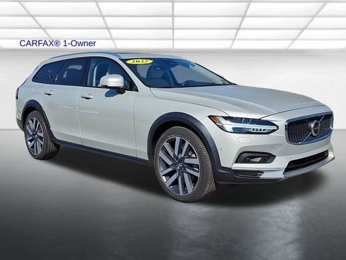 Used 2022 Volvo V90 B6 Cross Country w/ Advanced Package image 1
