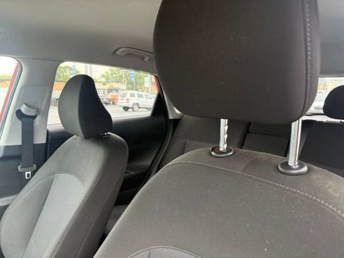 Used 2025 Hyundai Kona SEL FWD image 8