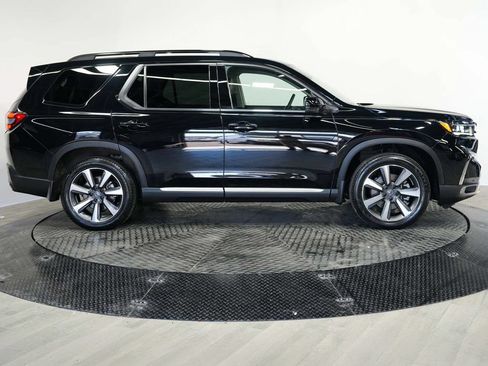 Used 2025 Honda Pilot Elite image 5