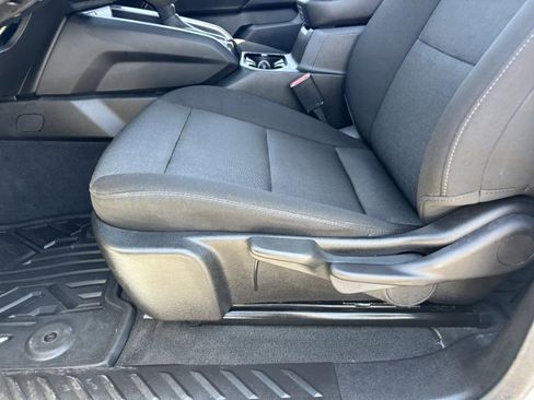 Used 2025 Chevrolet Colorado W/T AWD/4WD image 21