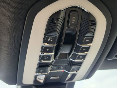 Used 2026 Porsche Macan Turbo AWD/4WD image 24