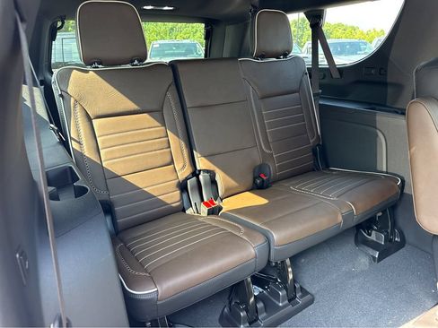 New 2026 GMC Yukon XL Denali Ultimate AWD/4WD image 7