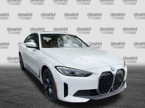 Used 2023 BMW i4 eDrive35 RWD image 3