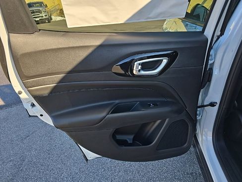 New 2026 Jeep Compass Limited image 15