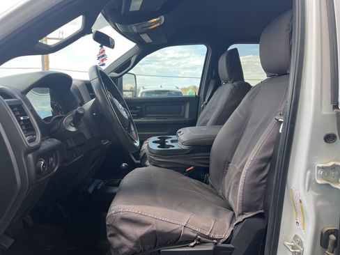 Used 2024 RAM 2500 Tradesman w/ Chrome Appearance Group image 9