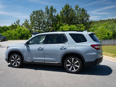 Used 2024 Honda Pilot Touring image 7