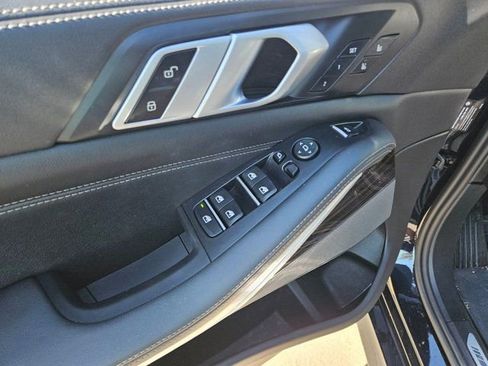 Used 2025 BMW X5 xDrive40i w/ M Sport Package image 19