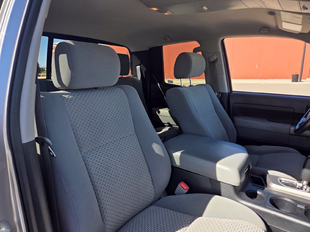 Used 2011 Toyota Tundra 4x4 Double Cab w/ SR5 Pkg image 28