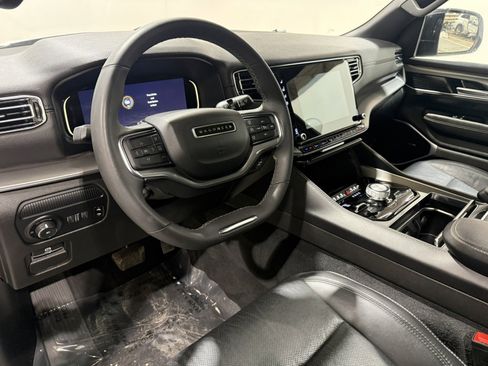 Used 2024 Jeep Wagoneer Series II image 22