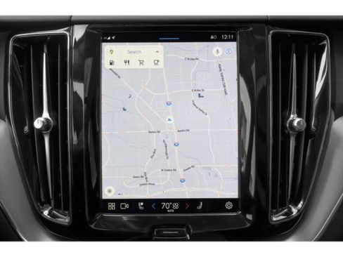 Used 2025 Volvo XC60 B5 Plus image 16