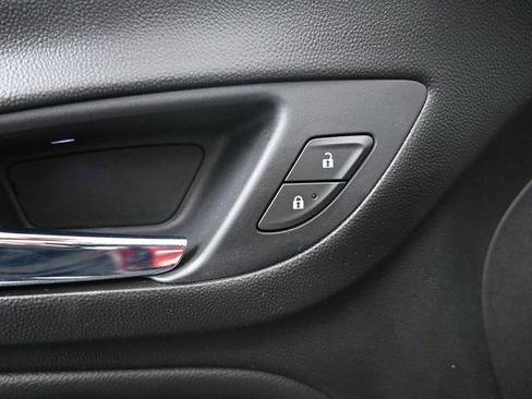 Used 2018 Chevrolet Equinox Premier image 19