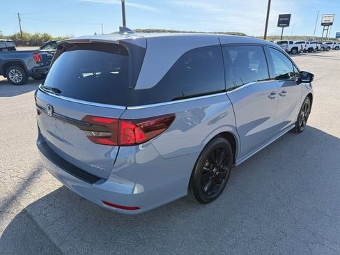 Used 2023 Honda Odyssey Sport image 6
