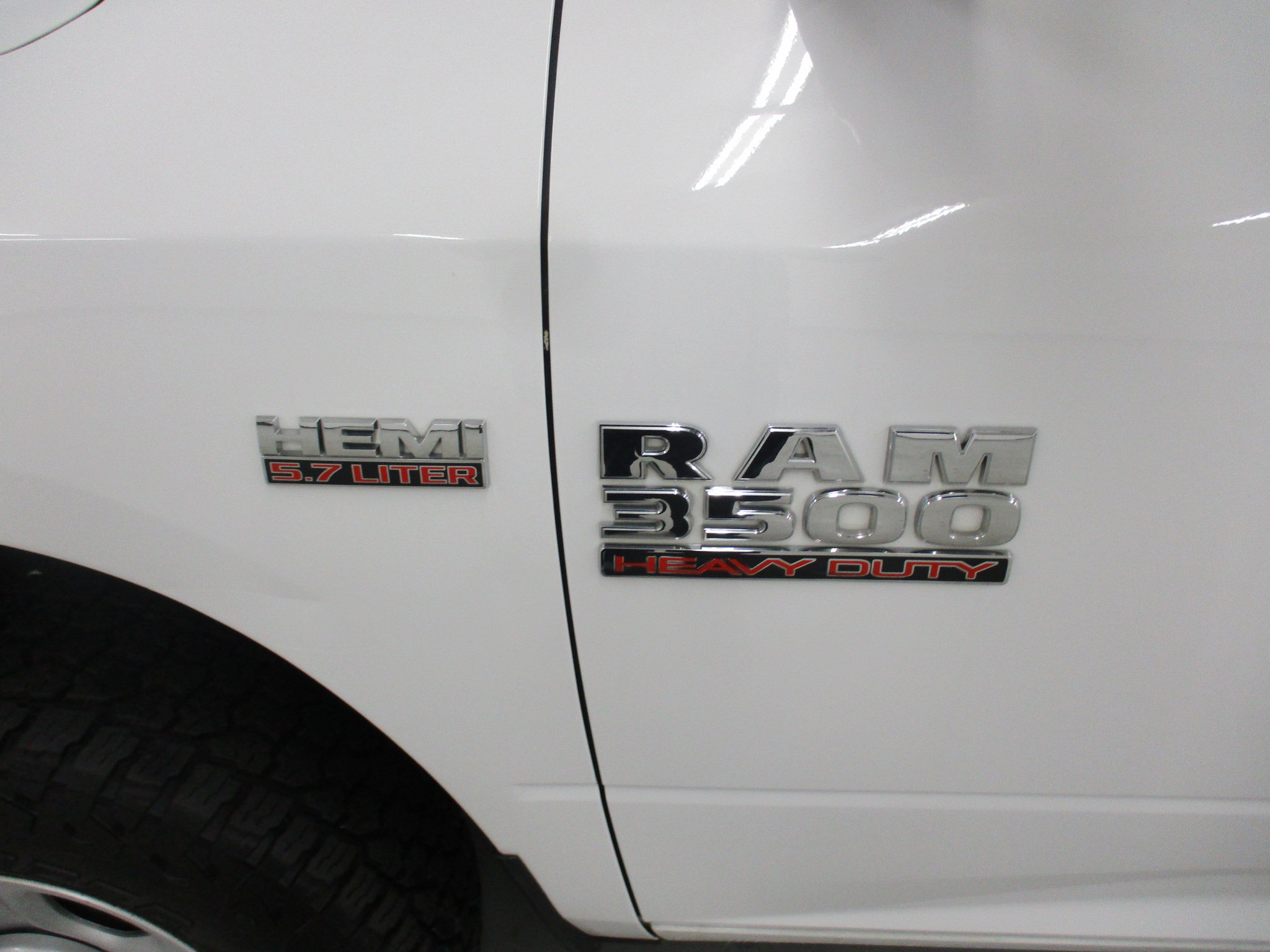 Used 2017 RAM 3500 Tradesman w/ Power & Remote Entry Group AWD/4WD image 5