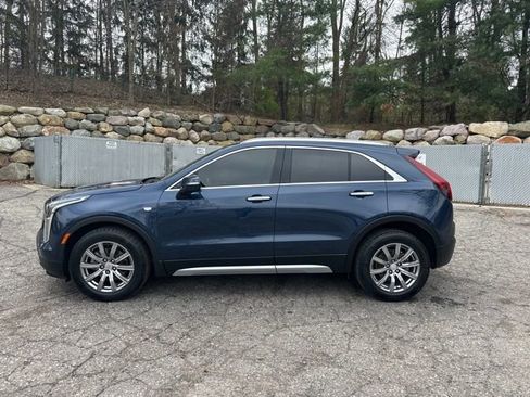 Used 2021 Cadillac XT4 Premium Luxury AWD/4WD image 2