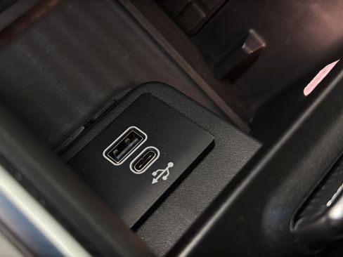 Used 2025 Ford Expedition Platinum AWD/4WD image 39