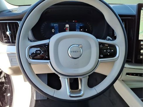 New 2026 Volvo XC60 B5 Ultra w/ Protection Package Premier AWD/4WD image 17
