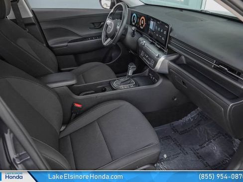 Used 2025 Hyundai Kona SEL FWD image 18