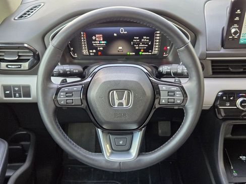 Used 2025 Honda Pilot Elite image 21