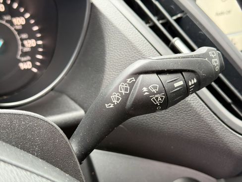 Used 2019 Ford Escape SEL image 26