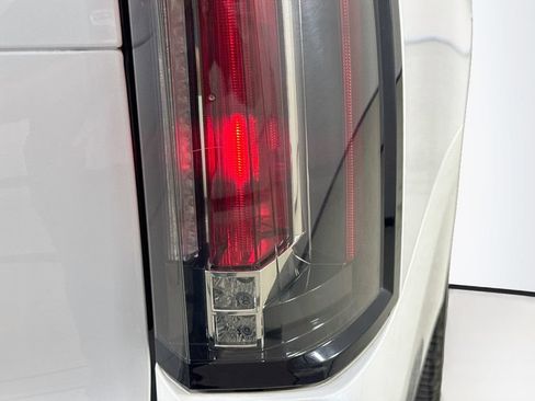 Used 2016 Cadillac Escalade ESV Platinum RWD image 35