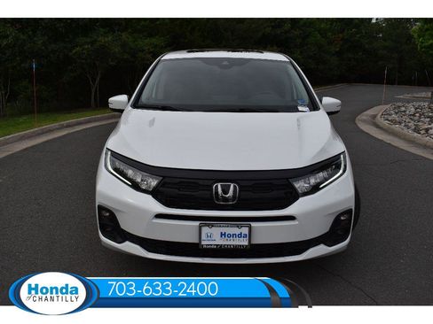 New 2026 Honda Odyssey Touring image 2