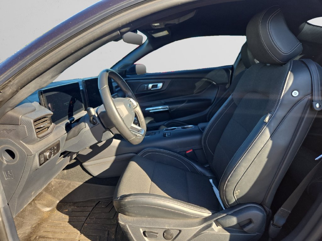 Used 2024 Ford Mustang Coupe RWD image 9