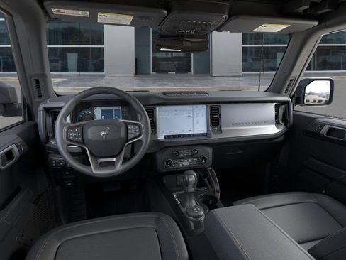 New 2025 Ford Bronco Badlands image 11