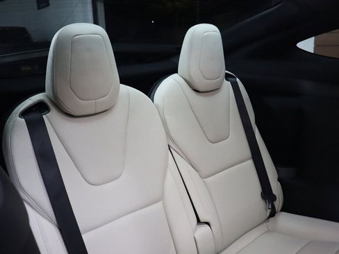 Used 2023 Tesla Model X image 34