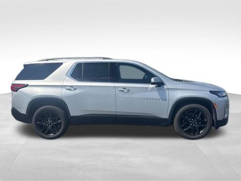 Used 2022 Chevrolet Traverse LT FWD image 5