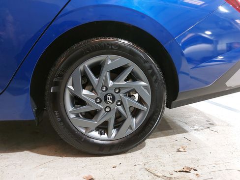 Certified 2024 Hyundai Elantra SEL FWD image 35