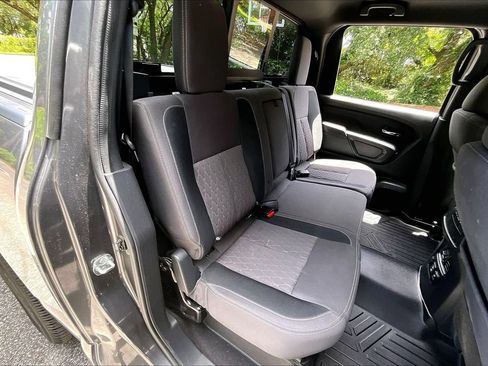Used 2023 Nissan Titan SV w/ SV Convenience Package RWD image 22