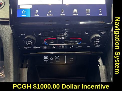 Used 2024 Jeep Grand Cherokee Limited w/ Black Appearance Package image 3