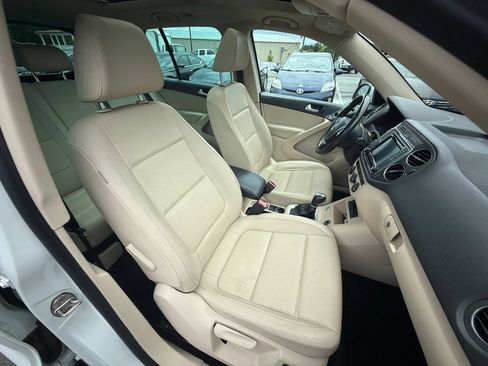 Used 2017 Volkswagen Tiguan Wolfsburg Edition FWD image 16