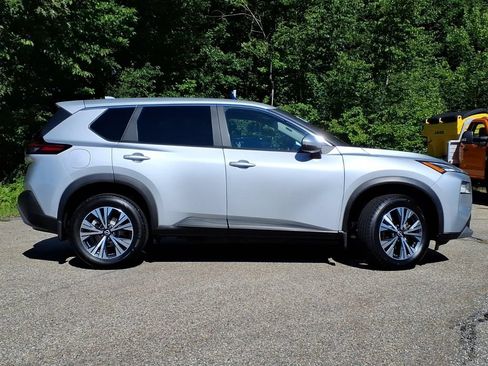 Used 2023 Nissan Rogue SV AWD/4WD image 3