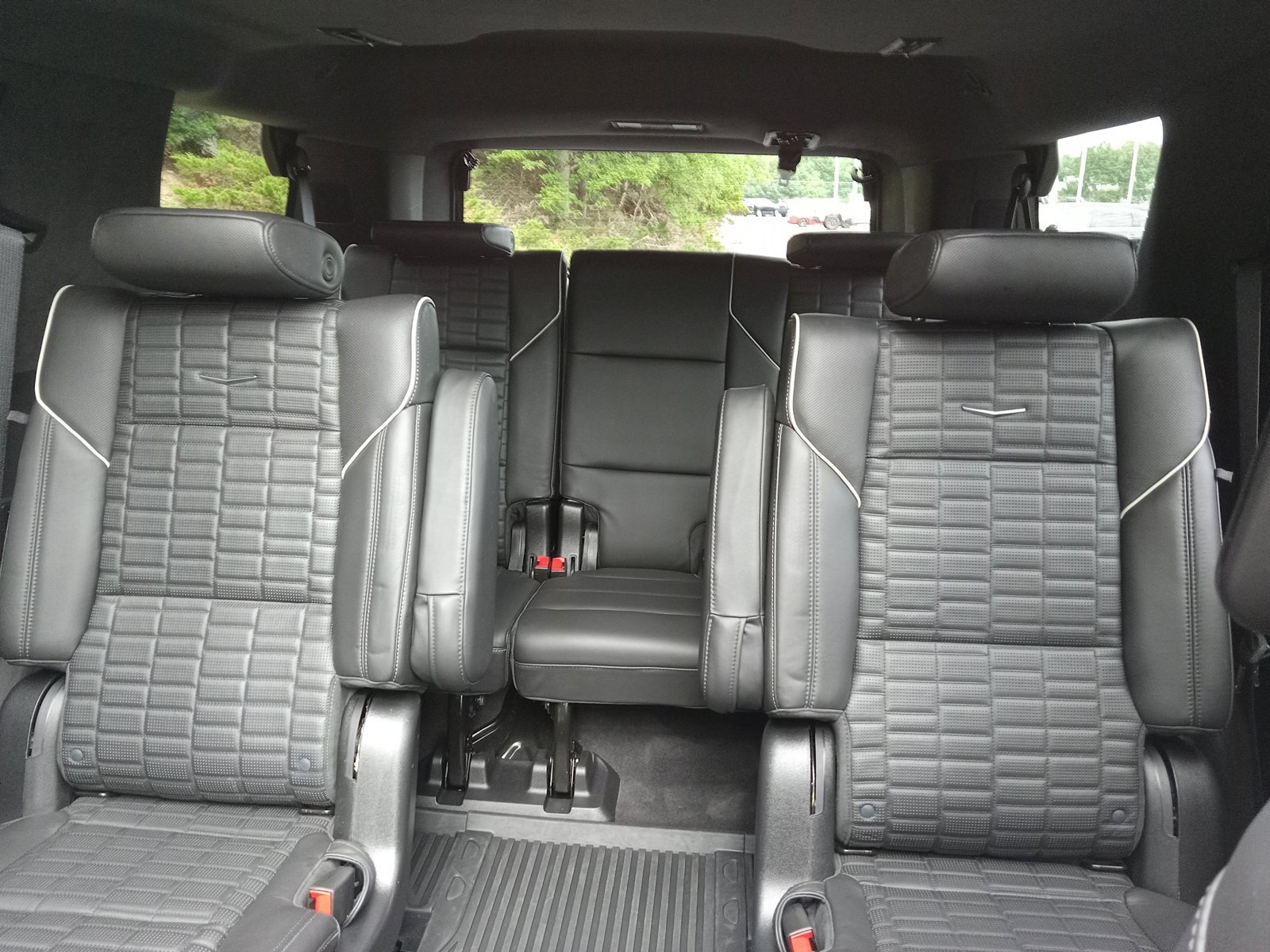 Used 2023 Cadillac Escalade Sport Platinum AWD/4WD image 23