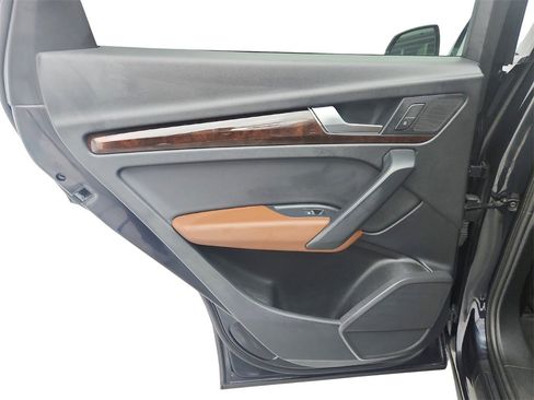 Used 2018 Audi Q5 2.0T Premium image 23