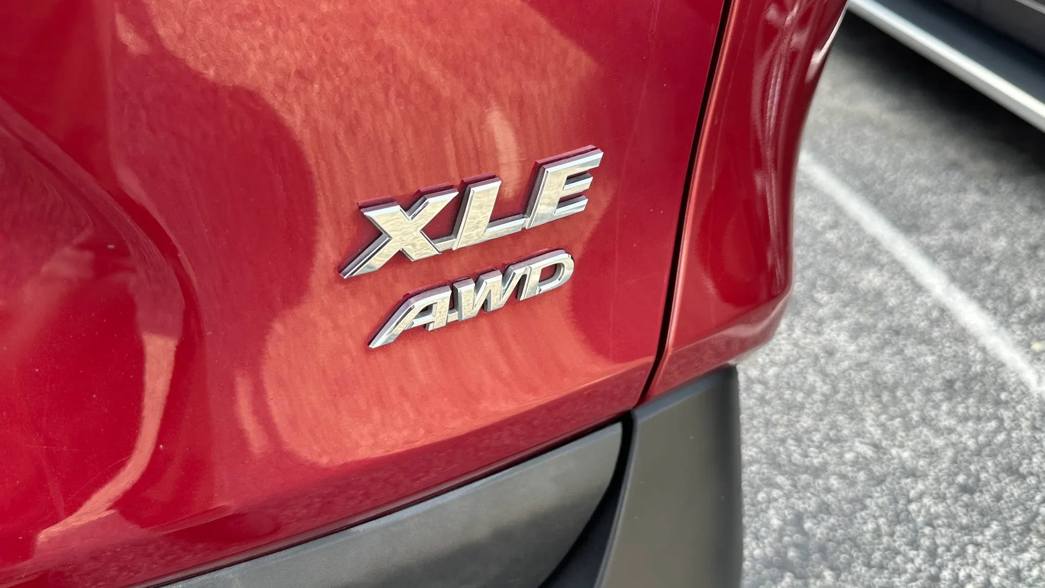 Used 2019 Toyota RAV4 XLE w/ All Weather Liner Package AWD/4WD image 10