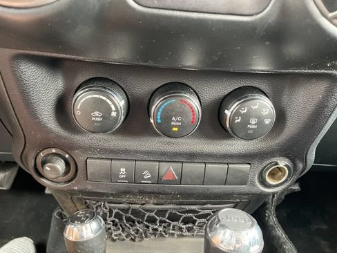 Used 2016 Jeep Wrangler Unlimited Sport w/ Quick Order Package 24S AWD/4WD image 18