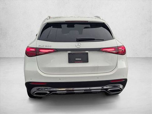 Used 2026 Mercedes-Benz GLC 300 image 7