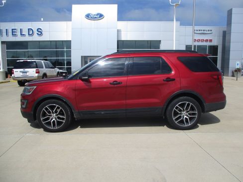 Used 2016 Ford Explorer Sport w/ Equipment Group 401A AWD/4WD image 2
