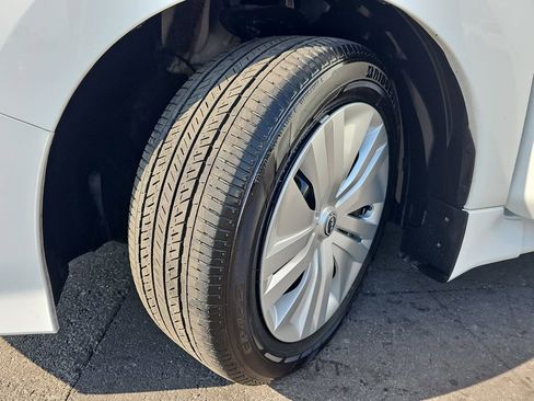 Used 2024 Nissan Leaf S FWD image 33