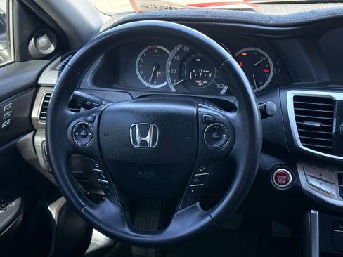 Used 2015 Honda Accord Touring image 16