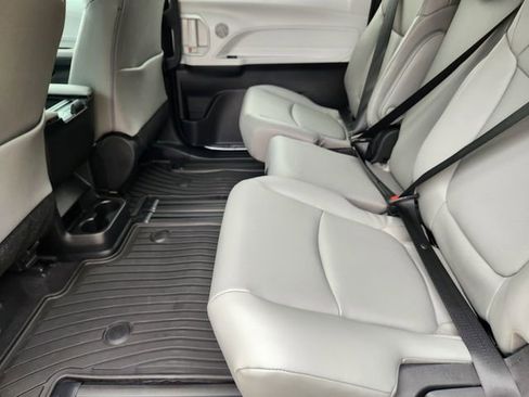 New 2026 Toyota Sienna XLE FWD image 24