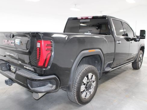 Used 2024 GMC Sierra 2500 Denali w/ Denali Reserve Package AWD/4WD image 9