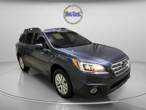 Used 2017 Subaru Outback 2.5i Premium AWD/4WD image 6