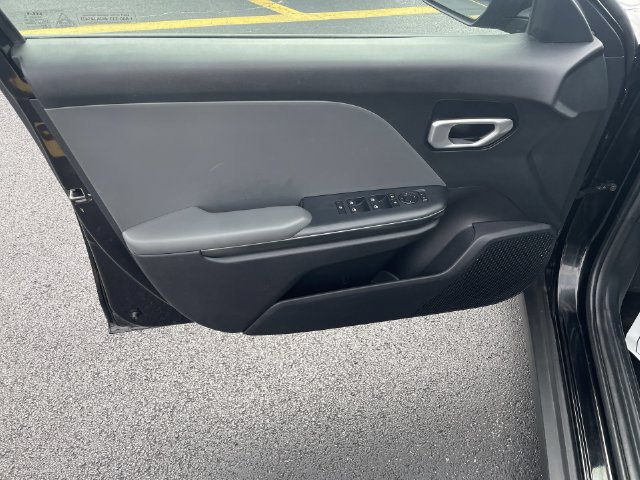 Used 2025 Kia K4 FWD image 14