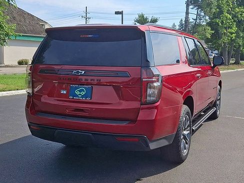 Certified 2024 Chevrolet Suburban Z71 w/ Luxury Package AWD/4WD image 2