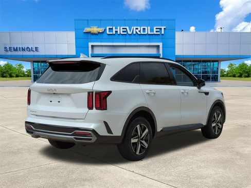 Used 2023 Kia Sorento EX w/ Panoramic Sunroof Package FWD image 4