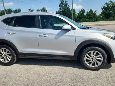 Used 2016 Hyundai Tucson SE w/ Option Group 02 AWD/4WD image 3