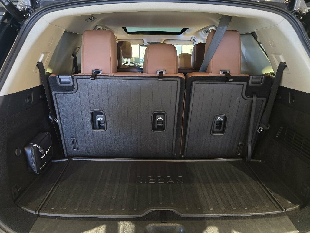 Used 2025 Nissan Pathfinder Platinum w/ Cargo Package AWD/4WD image 22